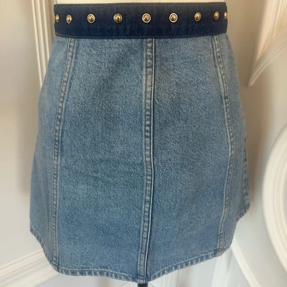 Juicy Couture Y2K Mini Button Up Denim Skirt w/ Gold Studded Details (Size 25) - Picture 5 of 7